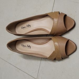 Rebecca Ashley size 38 heels